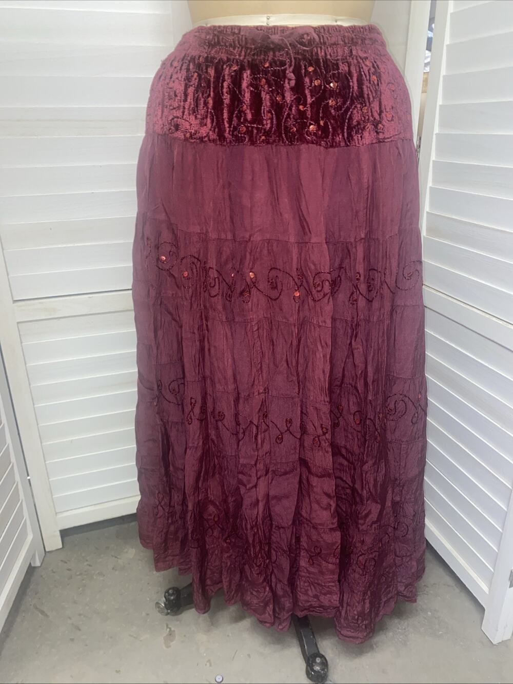 VTG Silver Stream O/S Burgundy Rayon Maxi Skirt Tiered Ruffle Cottage Goth Witch